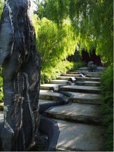 Stairs leading down from the Chinese Gardens to the Kingfisher Lake. Photo: Dr. Adrian Loo